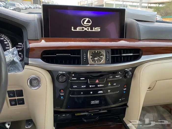 لكزس LX570 فل كامل 2018 4