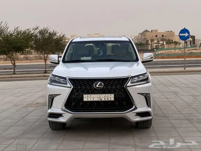 لكزس LX570 فل كامل 2018 3