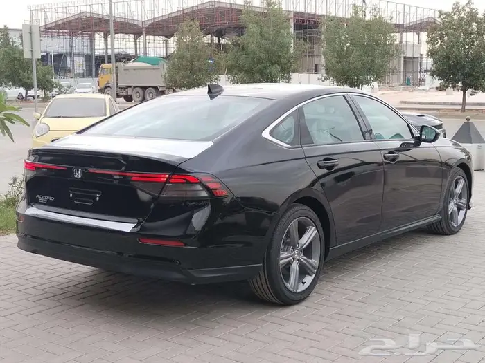 هوندا اكورد EX نص فل - 2025 12
