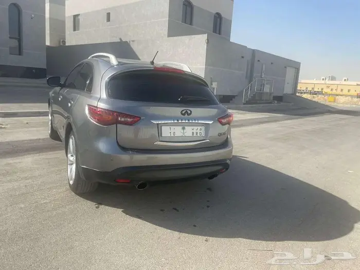 Infiniti QX70s 8