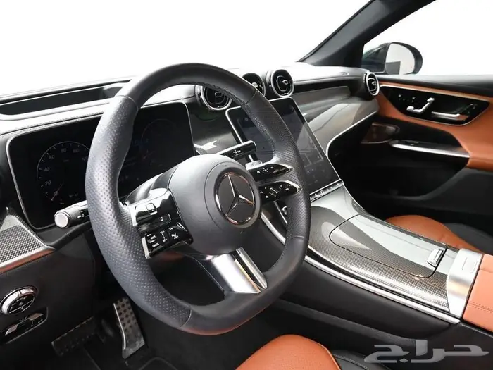 مرسيدس GLC300 2024 فل كامل بسعر مميز 12