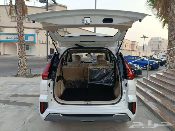 ميتسوبيشي اكسباندر فل 2025 10