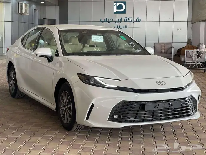 تويوتا كامري E 2025 استلام فوري لدى شركة ابن ذياب للسيارات 0