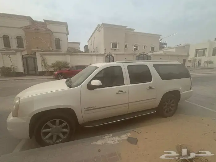 جي ام سي يوكن دينالي XL 2011 1