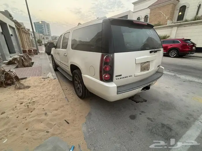 جي ام سي يوكن دينالي XL 2011 0