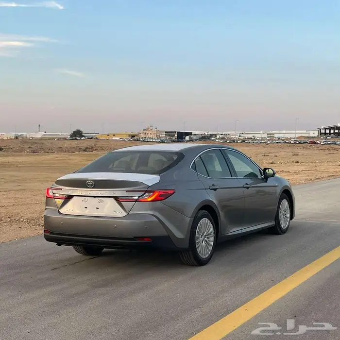 تويوتا كامري 2025 1
