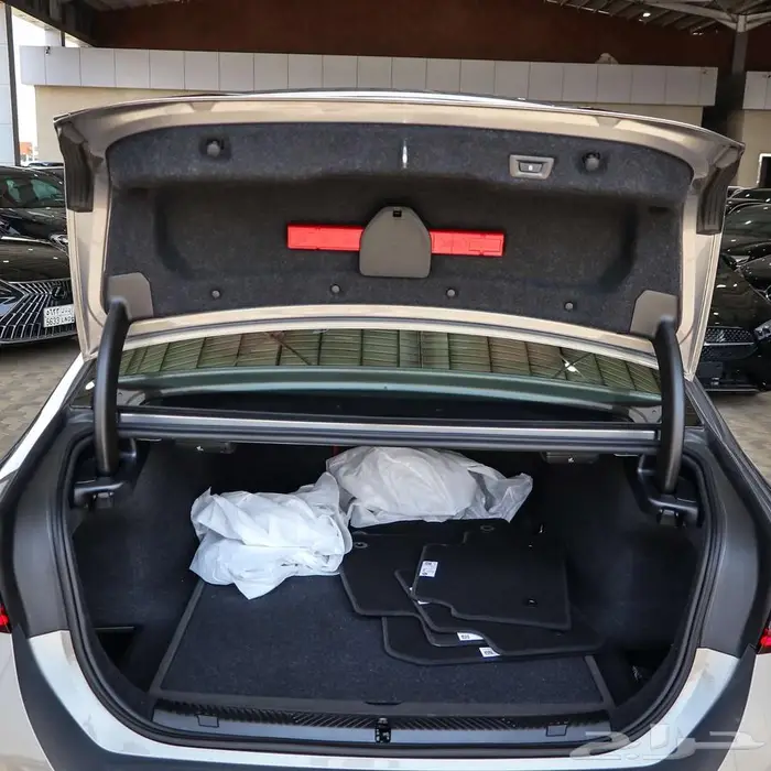 BMW 520 2026 ام كت 18