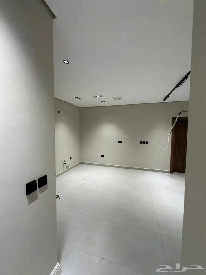 شقة فخمه جدا وجديده في حي الروضه جده 3