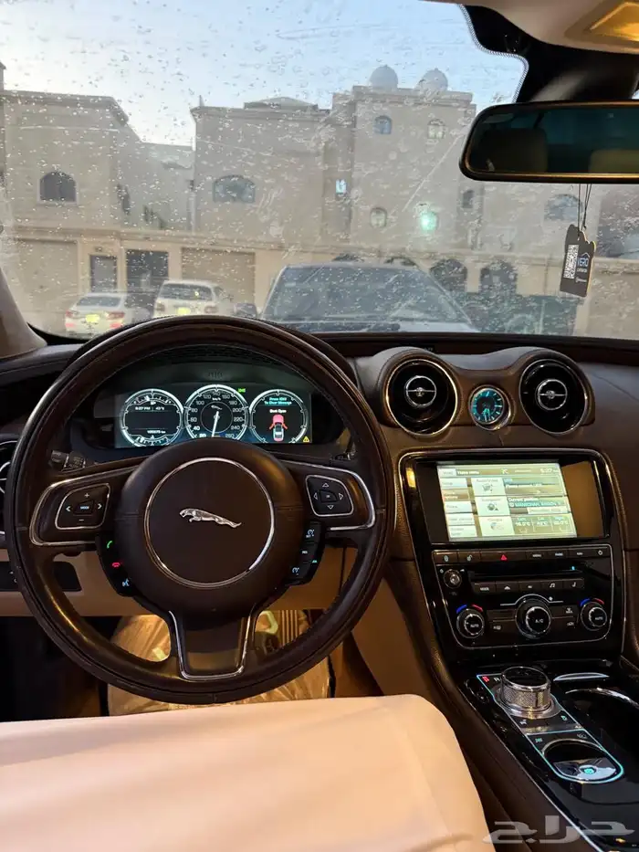 جاكور 2015 Xjl 7