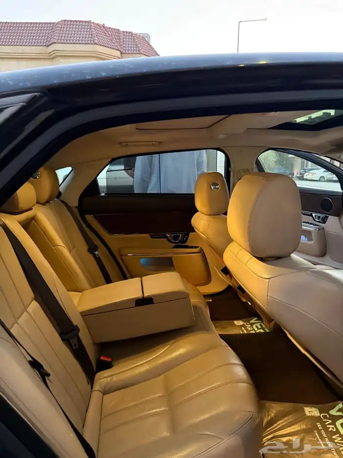 جاكور 2015 Xjl 8