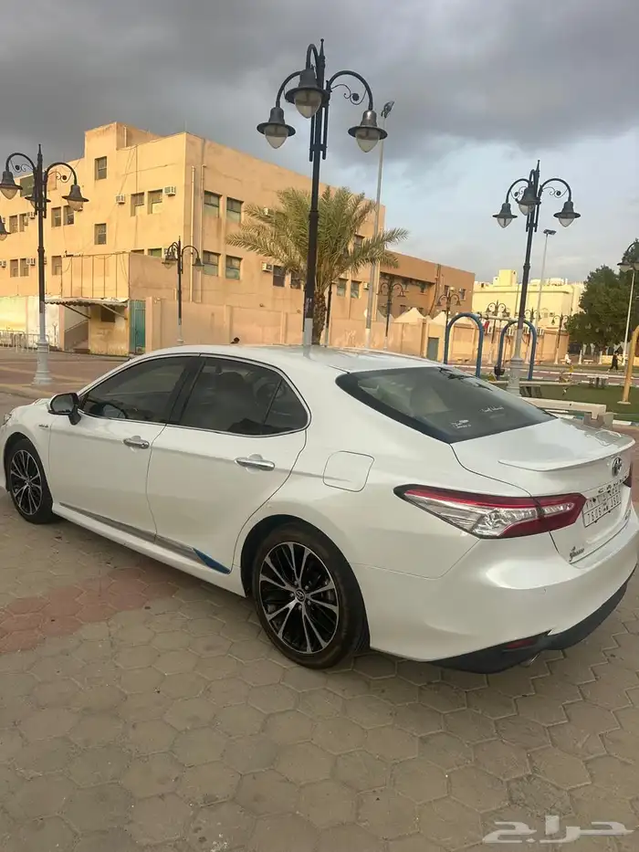 كامري قراندي 2018 هايبرد ( مخزن ) ممشى 124 فقط 2
