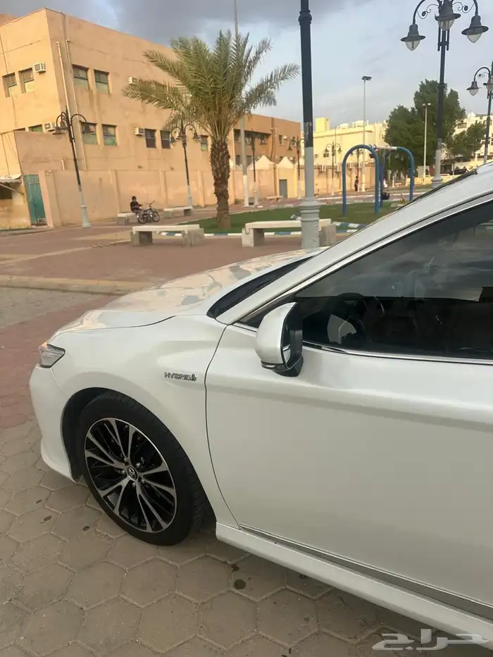 كامري قراندي 2018 هايبرد ( مخزن ) ممشى 124 فقط 9