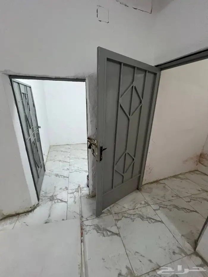 بيت شعبي حي العود دورين   محل تجاري 6