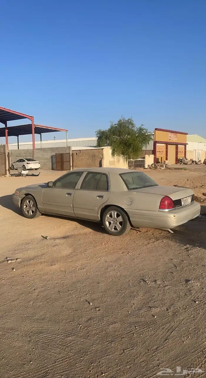 فورد فكتوريا للبيع تشليح قطع غيار 1
