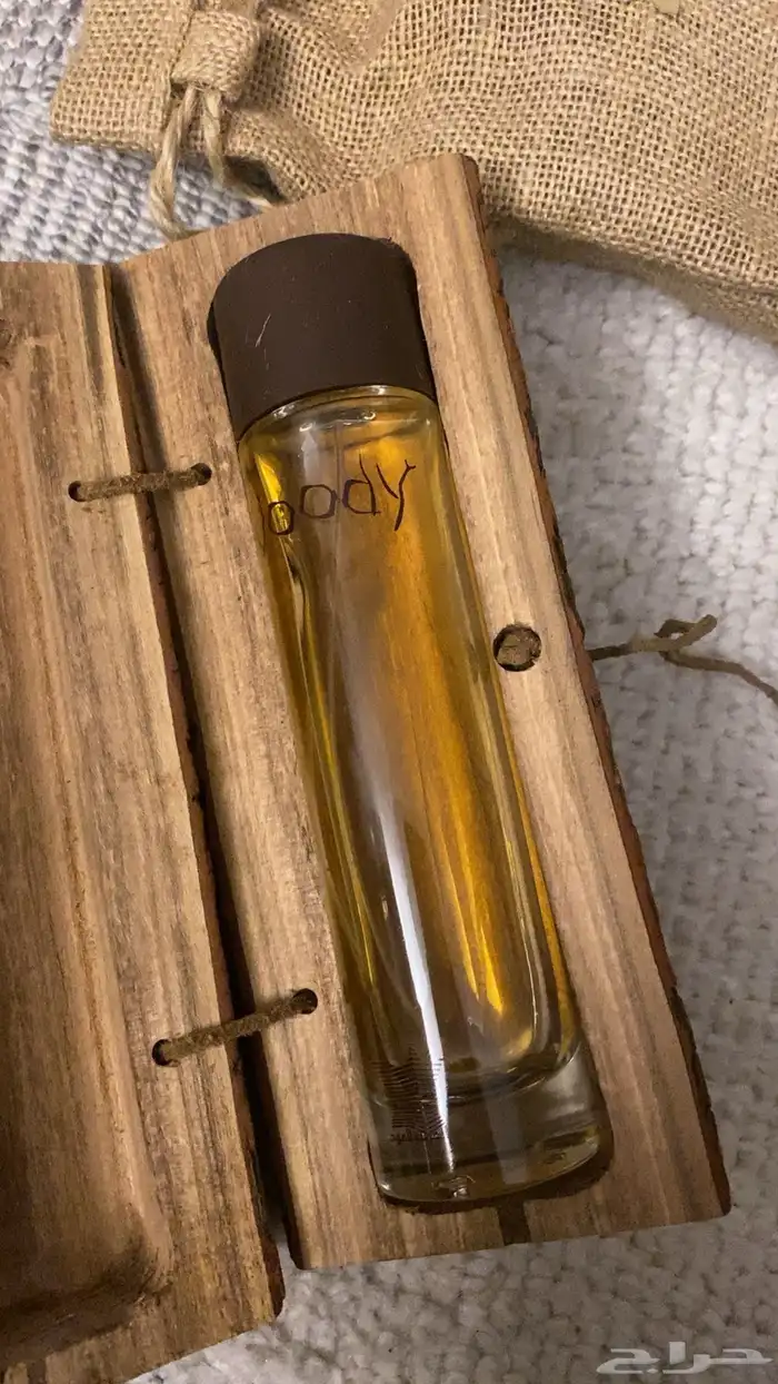عوده في علبة عطر من العربية للعود 3
