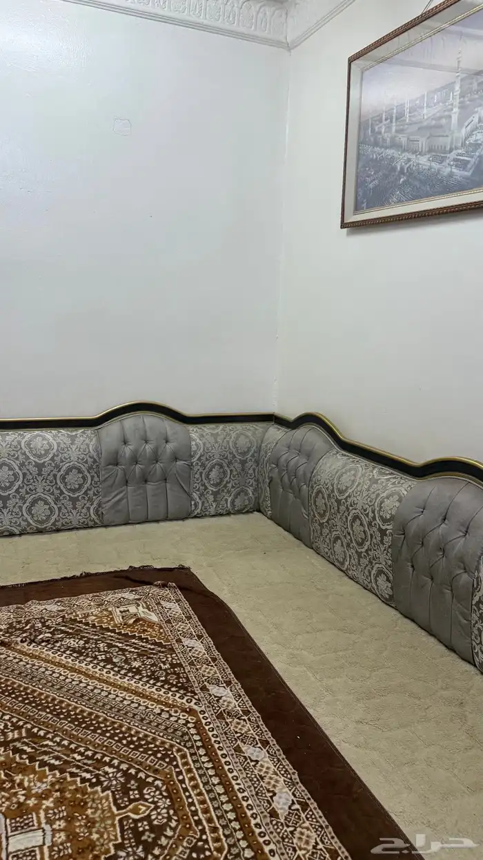 مجلس جديد مافيه شي ولا اي شي نضيف وجديد 0