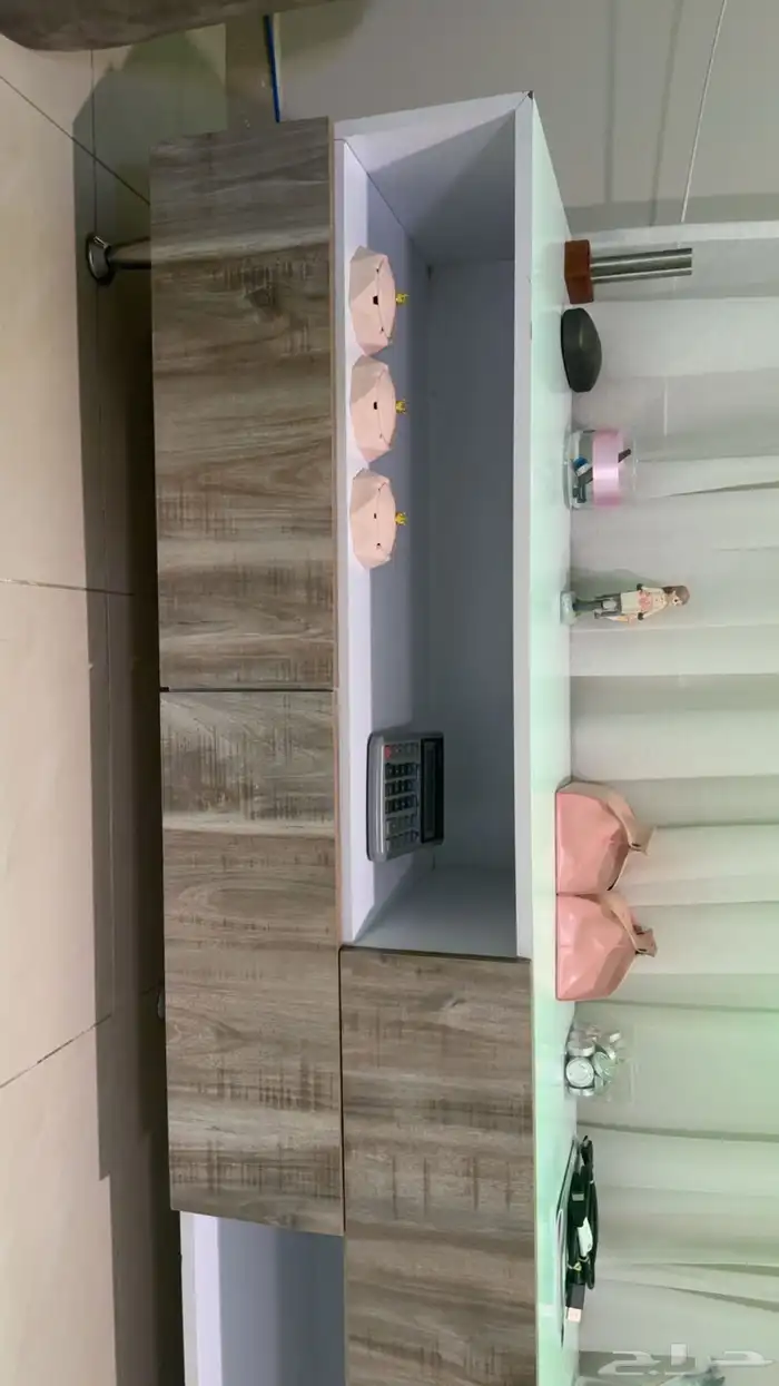 سرير اطفال مع المرتبه وطاوله تلفزيون 3