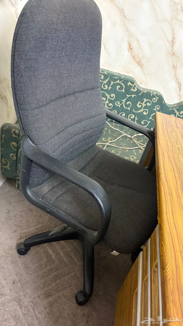 مكتب كرسي ب 300 قابل لتفاوض 2