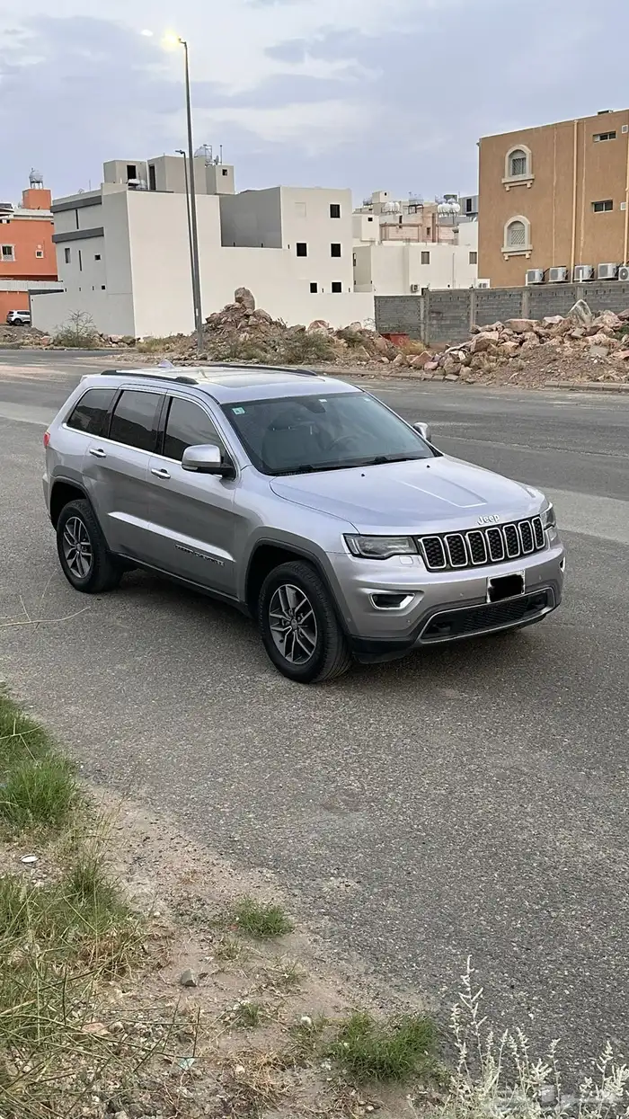 جيب جراند شيروكي ليميتد - Jeep Grand Cherokee Limited 2