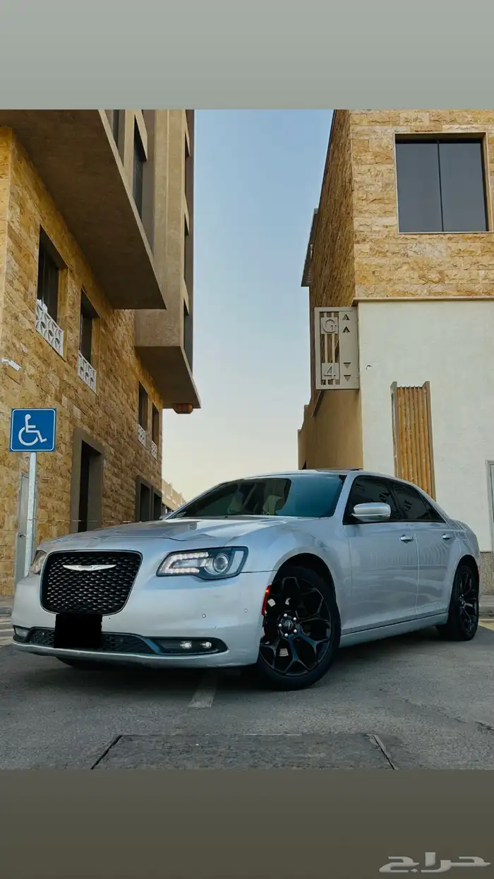 كرايزلر 2021 300s للبيع 5