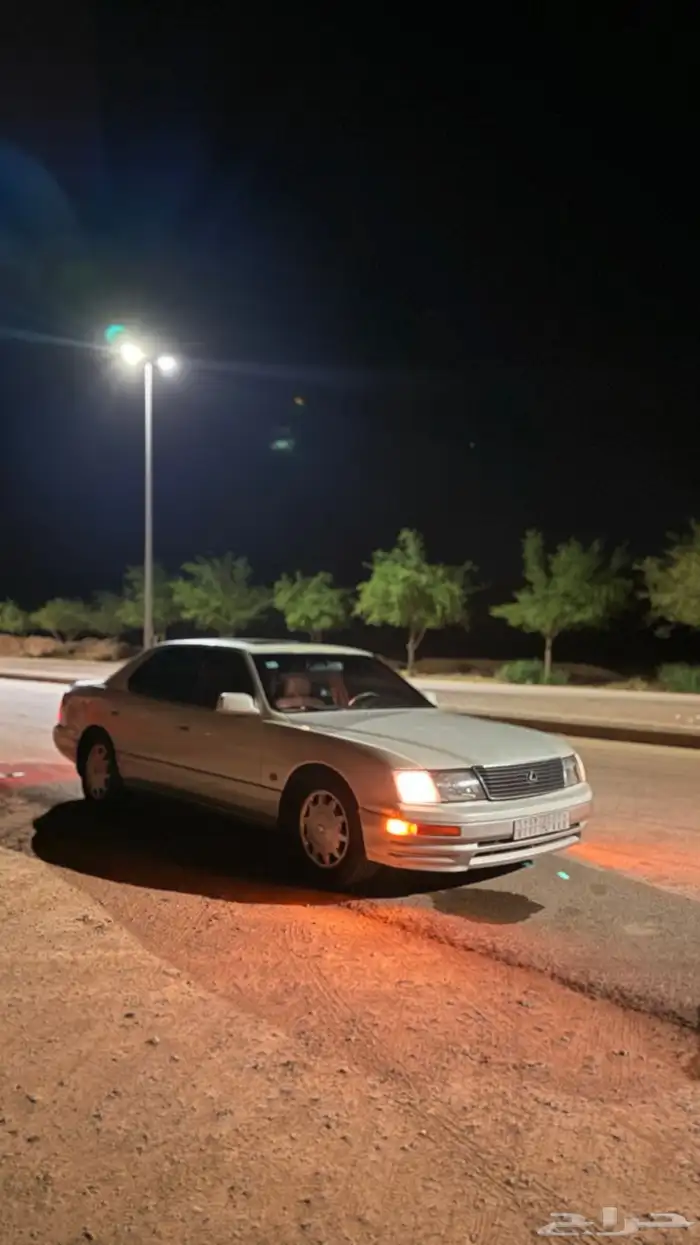للبيع لكزس LS 400 1