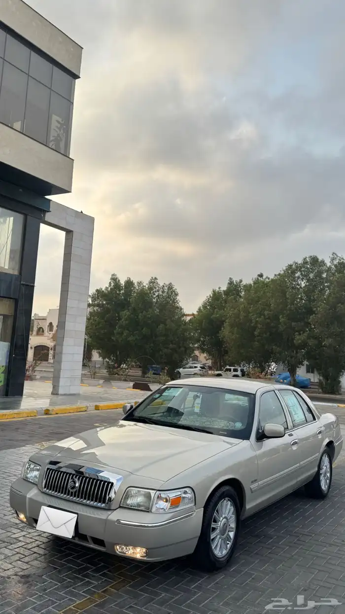 للبيع فورد جراند ماركيز2011 فل كامل 8