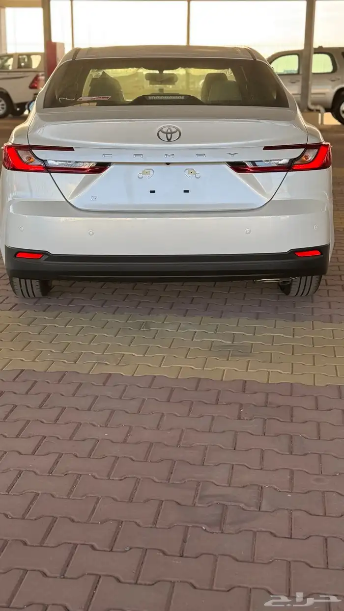 للبيع كامري 2025 أبيض ستاندر E ( أصفار صادر لوحة ) 2