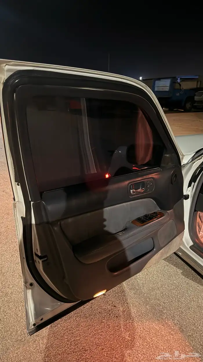 للبيع لكزس LS 400 4