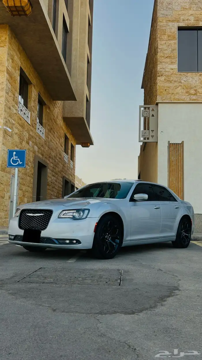 كرايزلر 2021 300s للبيع 6