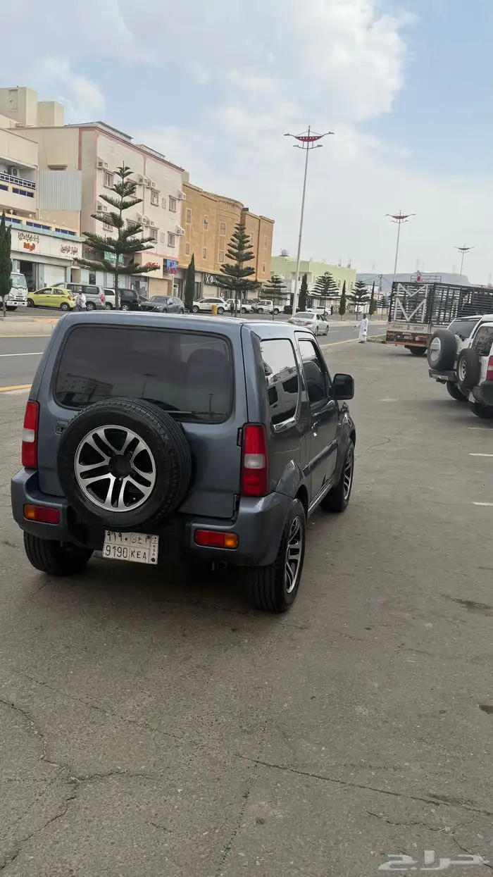 جيب سزوكي جمني مكينه قير دبل شرط مكيف شغال مرشوش مغير لونه 3