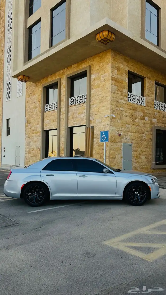 كرايزلر 2021 300s للبيع 19