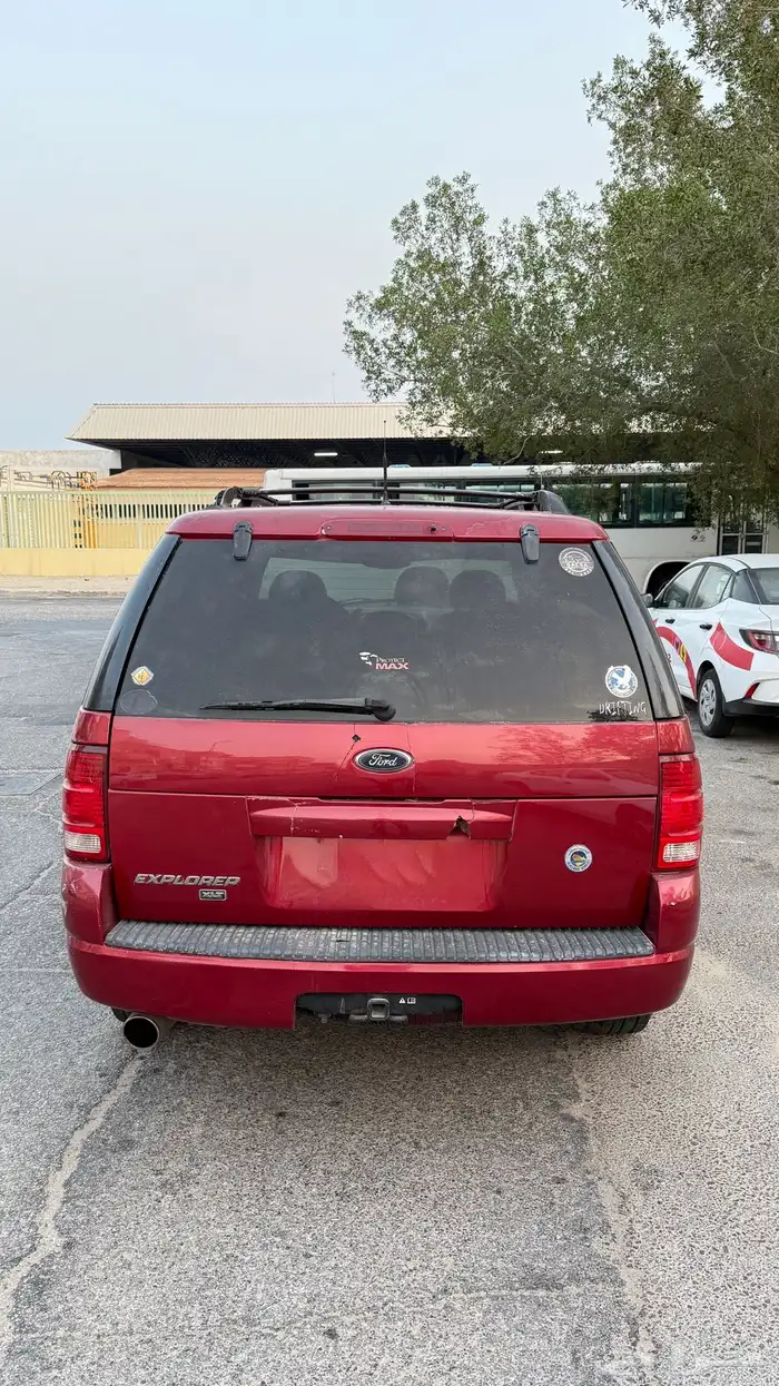 Ford Explorer 2004 everything good 4