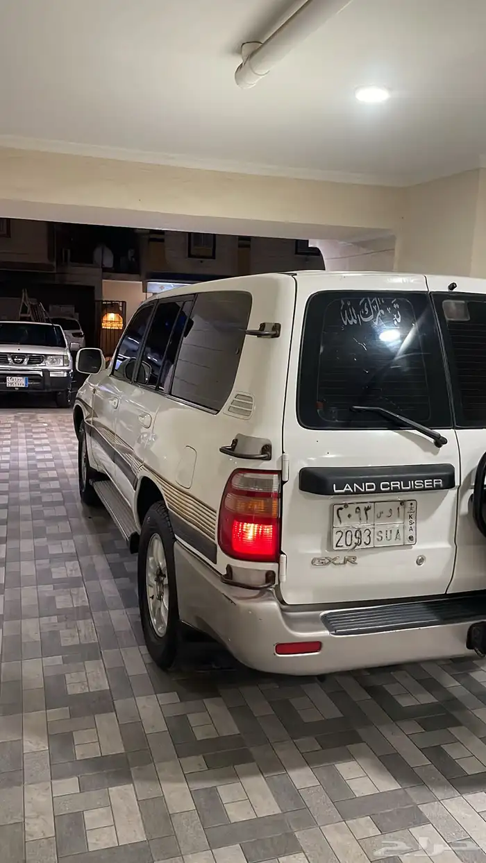 لاندكروزر 2001 3