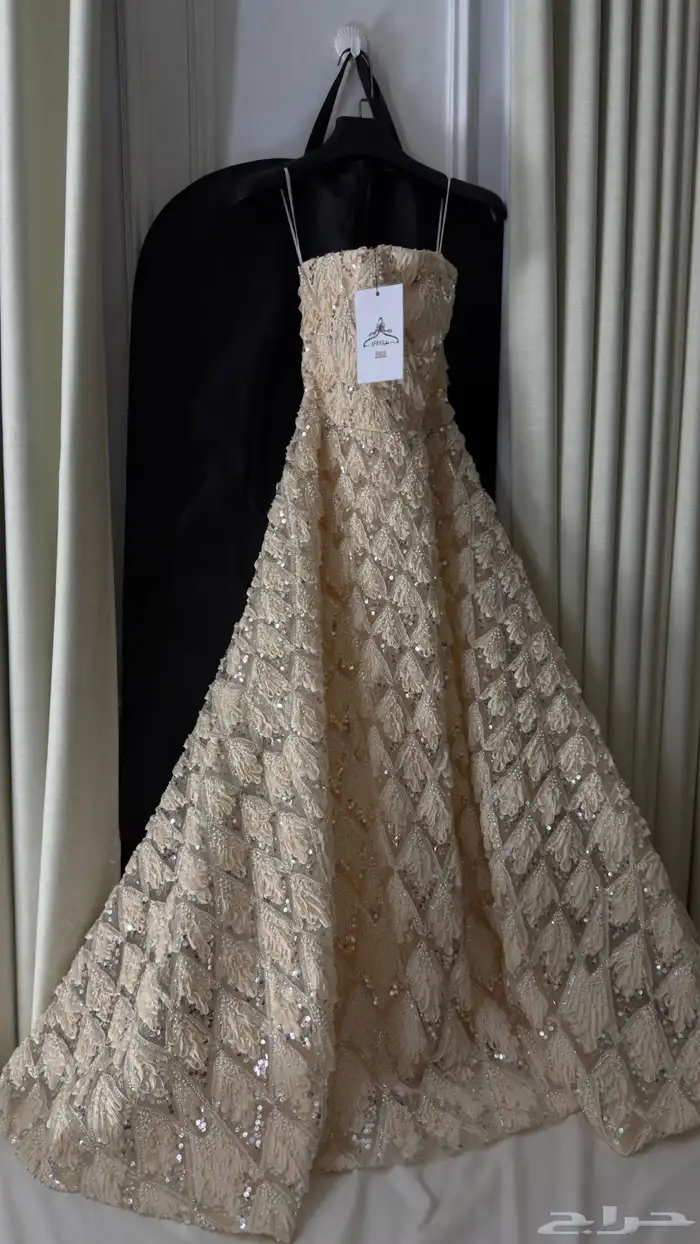 فستان لبسته مره وحده اشتريته 700 أبيعه 550 يلبس L M 0