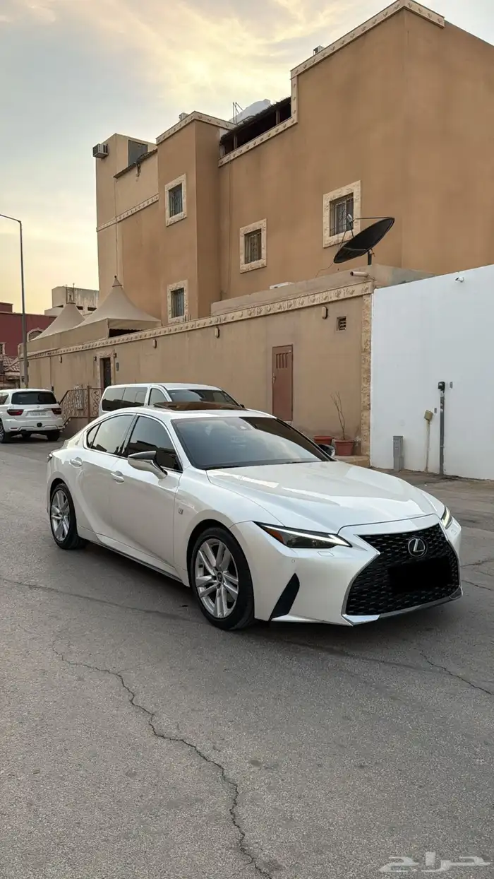 لكزس is 300 تيربو 1