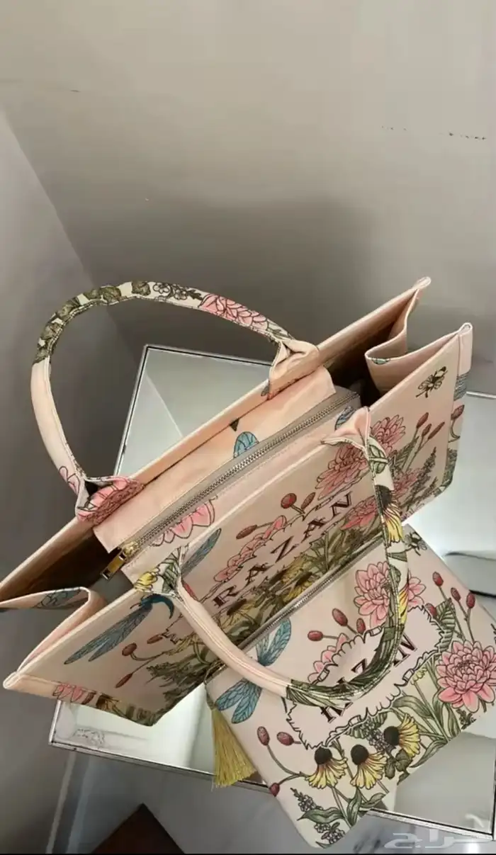 شنطة بالاسم نكتب اي اسم عليها 1