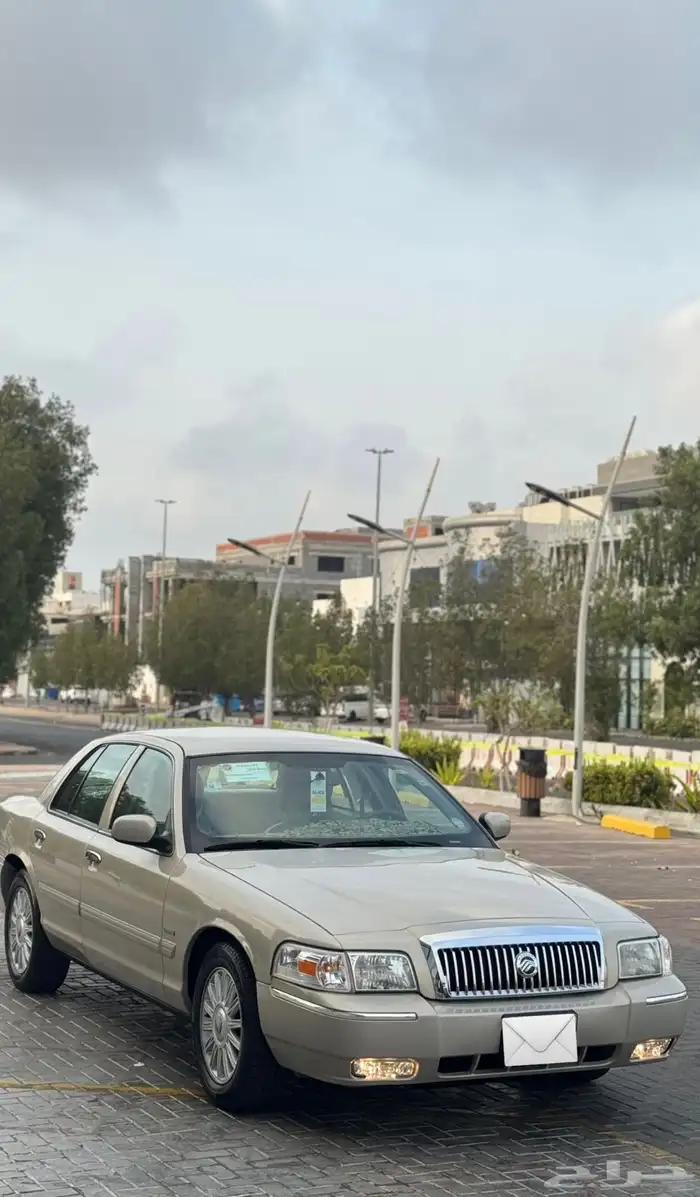 للبيع فورد جراند ماركيز2011 فل كامل 1