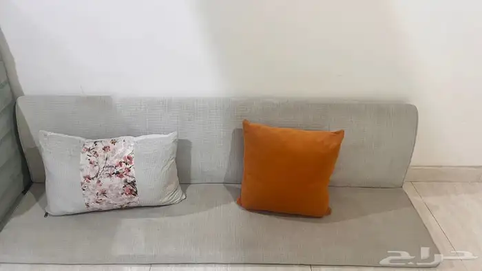 غرفة سريرين  2كامودينه  تسريه  2 كرسي وعندي جلسه ارضيه جديد 1