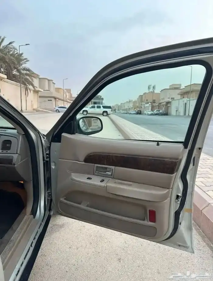 فورد ماركيز 2005 قمة النظافه 9