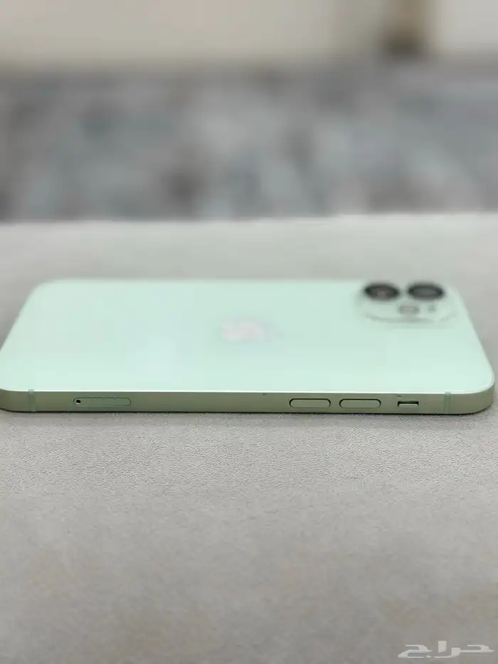 ايفون 12 عادي 4