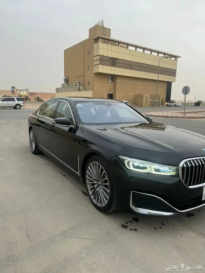 بي ام دبليو 730Li الفل كامل 2021 وكالة 2