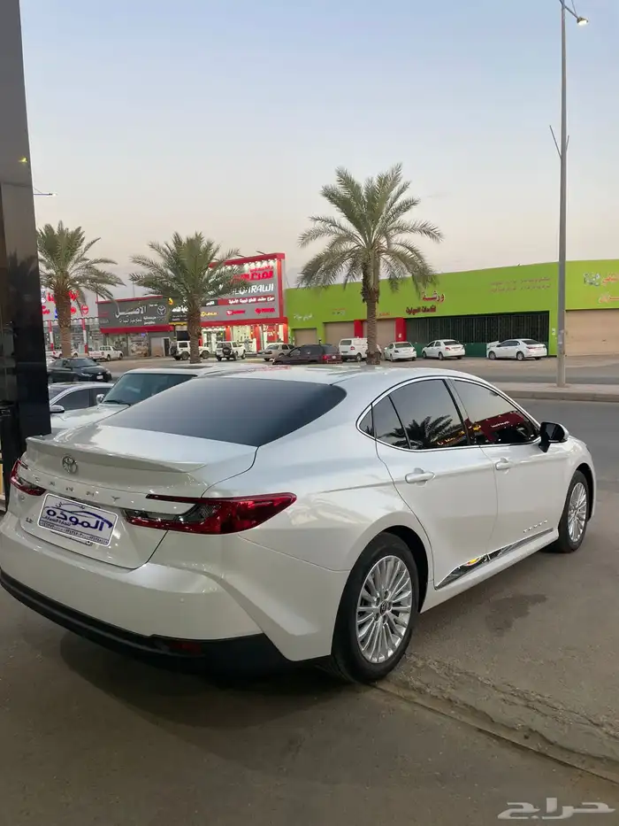 كامري 2025 LE فتحة سقف 3