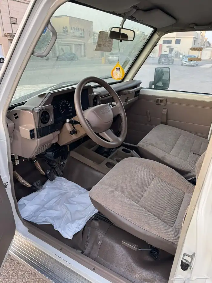 للبيع جيب ربع وكالة موديل 2006 28