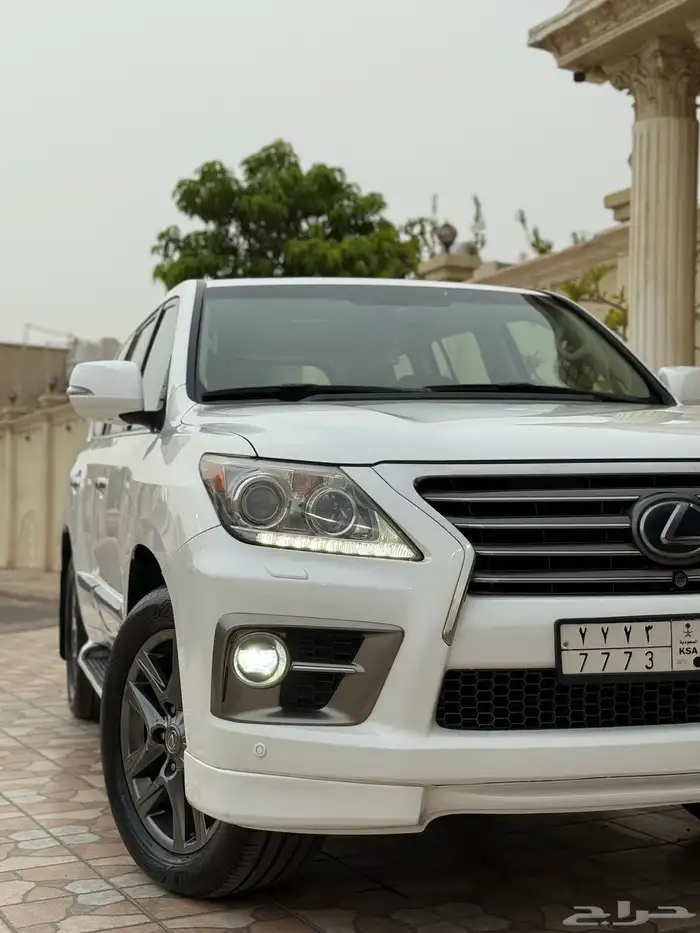 جيب لكزس LX 2015 فل كامل قمه بالمضافة 0