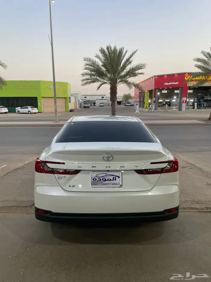 كامري 2025 LE فتحة سقف 4