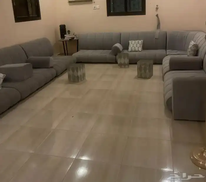 كنب ارضي رمادي 3