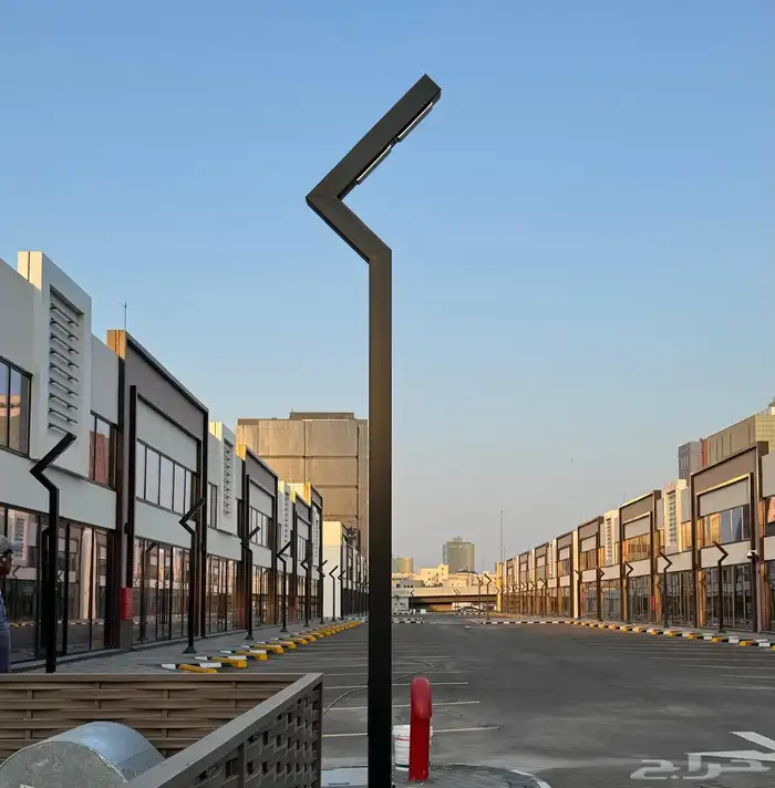 اعمدة ديكوري -شوارع -ساحات - ملاعب سواري على الطلب 2