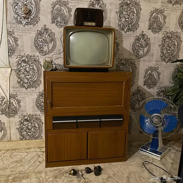 طاوله تلفزيون مخزنه 2