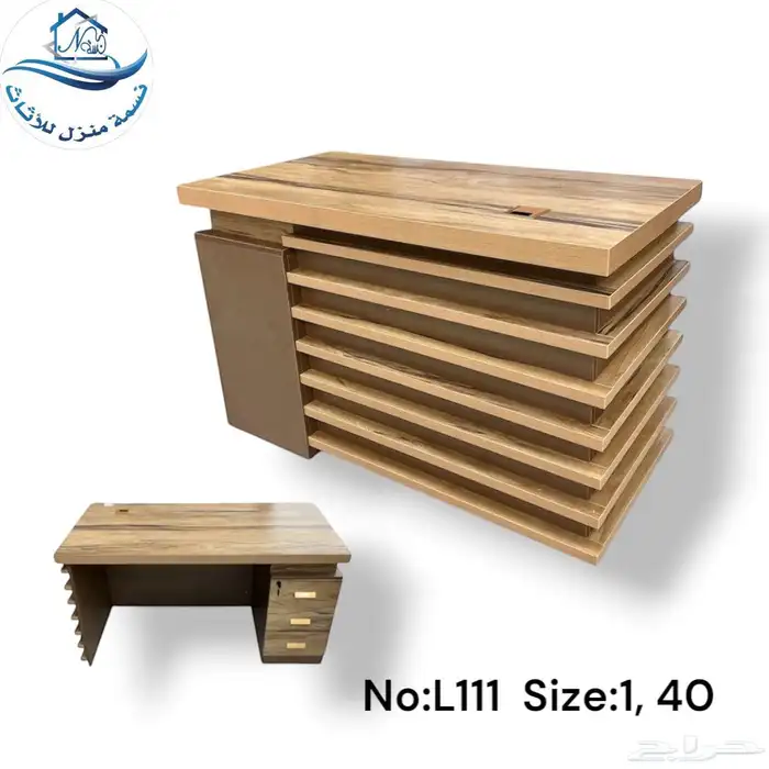 مكتب مدير عصري بتصميم فخم ومساحة عمل كبيرة 63