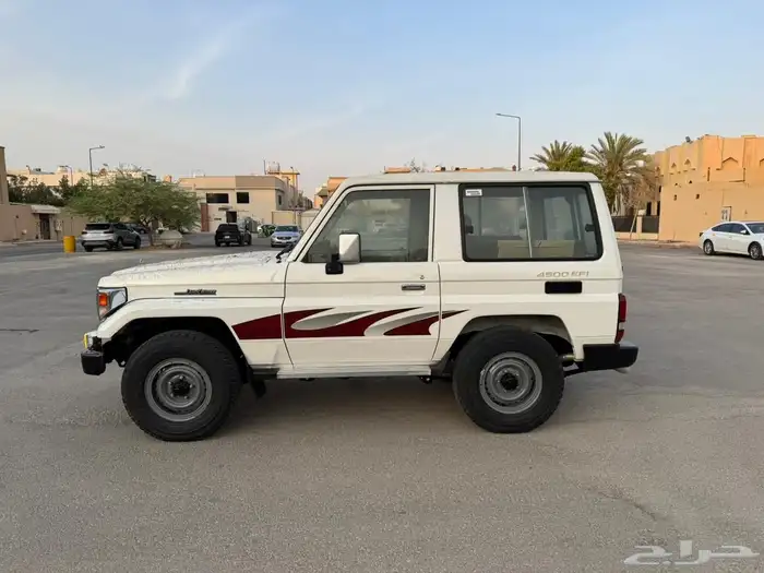 للبيع جيب ربع وكالة موديل 2006 1